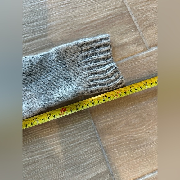 Vince long sleeve sweater, small, gray, wool - Picture 4 of 4